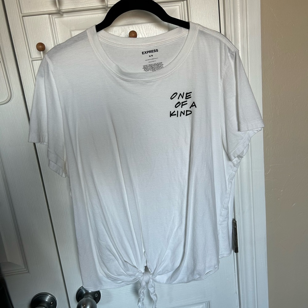 Express tie front graphic tee